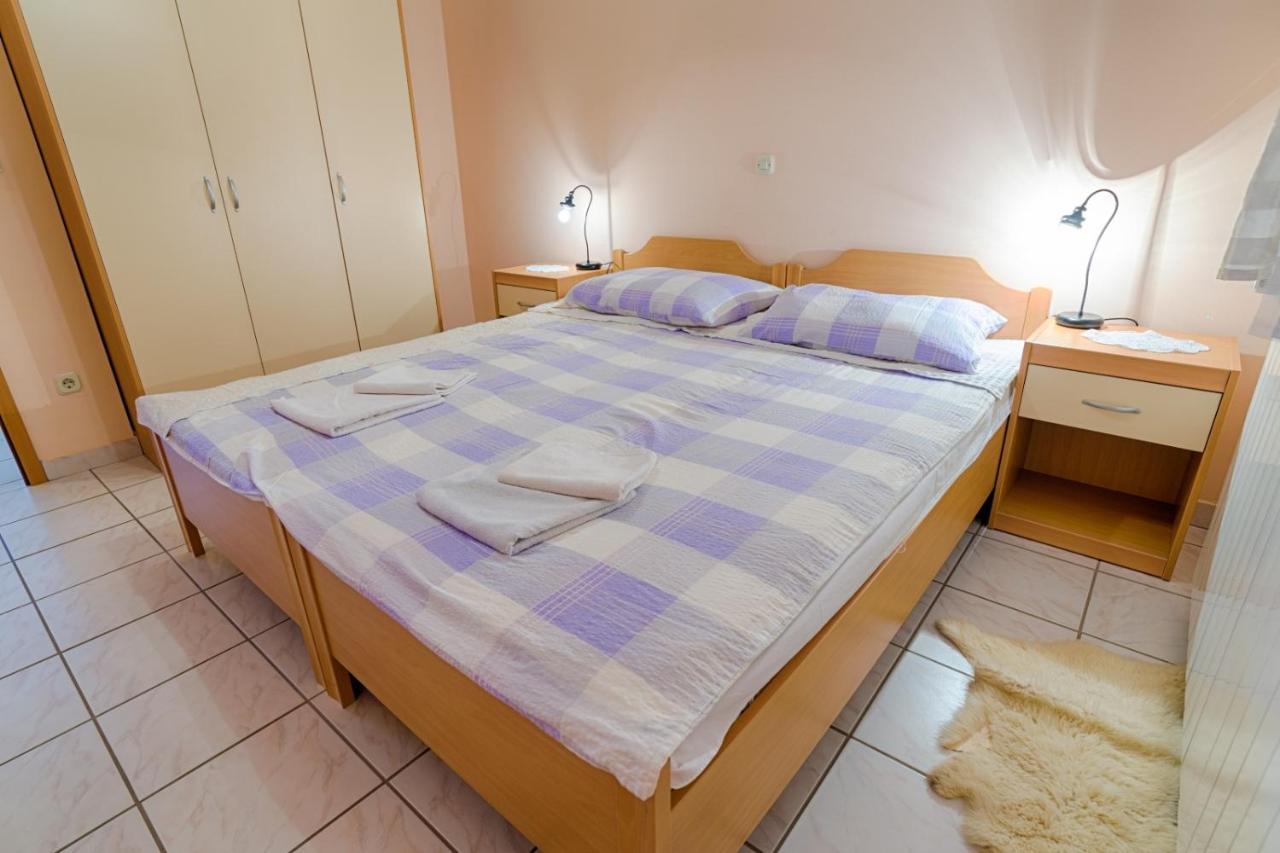 Arka Apartment Stara Novalja Exterior photo