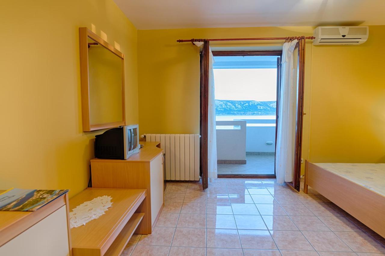 Arka Apartment Stara Novalja Exterior photo